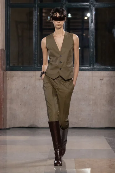 Look 46
